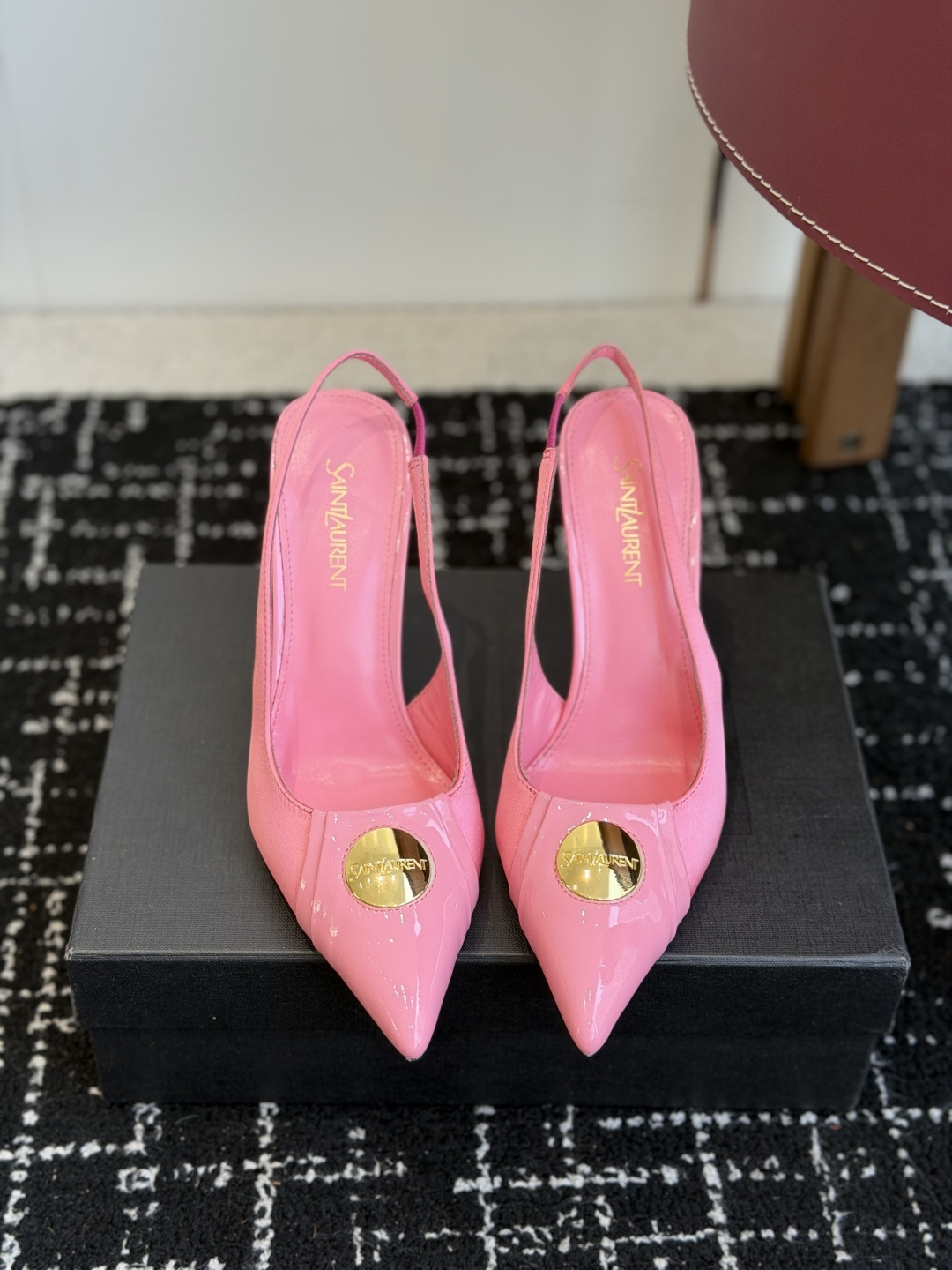 代购级 Saint Laurent / 圣罗兰LeeYSL姐姐的美丽尤物又是人间圣罗兰 Rose同款的高跟鞋凉鞋拖鞋化很 代购级 Saint Laurent / 圣罗兰LeeYSL姐姐的美丽尤物又是人间圣罗兰 Rose同款的高跟鞋凉鞋拖鞋化很