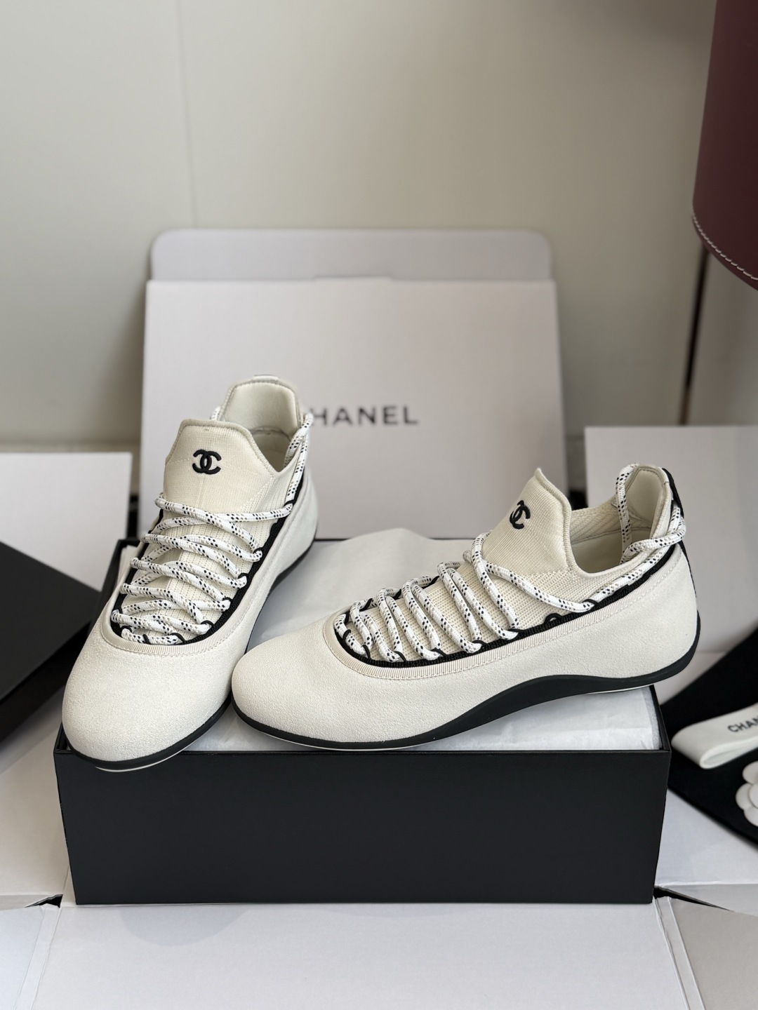 东莞代购级 CHANEL 26C 最新款 休闲运动鞋 注重舒适度的宝子一定要留这款!莞产版本,原版开发,版型专柜一比一, 东莞代购级 CHANEL 26C 最新款 休闲运动鞋 注重舒适度的宝子一定要留这款!莞产版本,原版开发,版型专柜一比一,