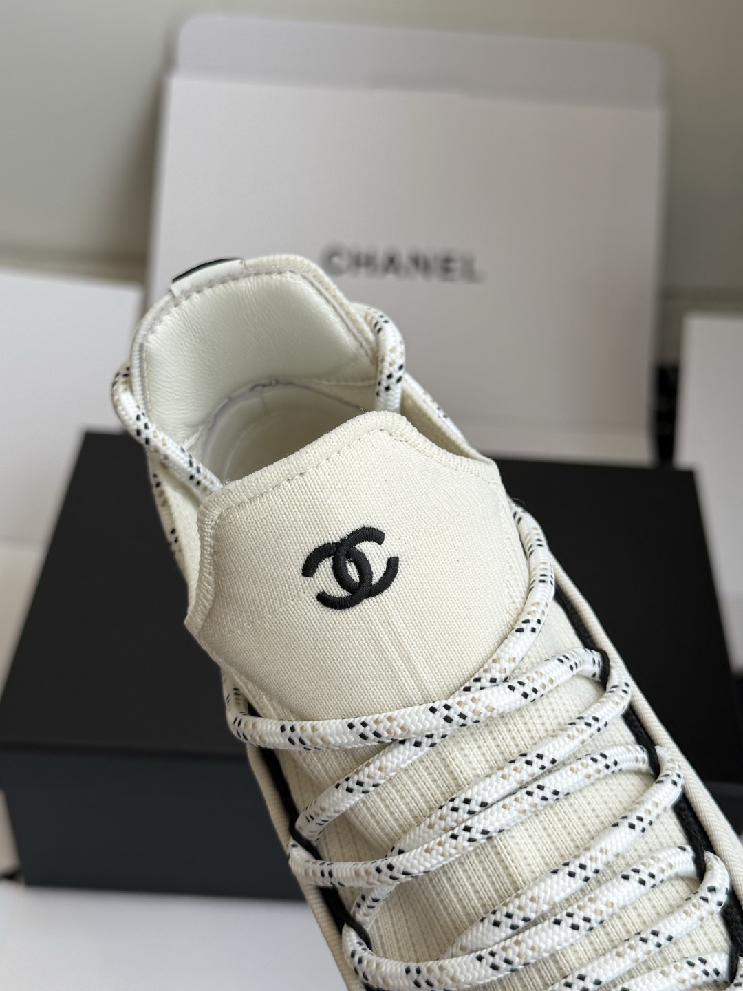 东莞代购级 CHANEL 26C 最新款 休闲运动鞋 注重舒适度的宝子一定要留这款!莞产版本,原版开发,版型专柜一比一, 东莞代购级 CHANEL 26C 最新款 休闲运动鞋 注重舒适度的宝子一定要留这款!莞产版本,原版开发,版型专柜一比一,