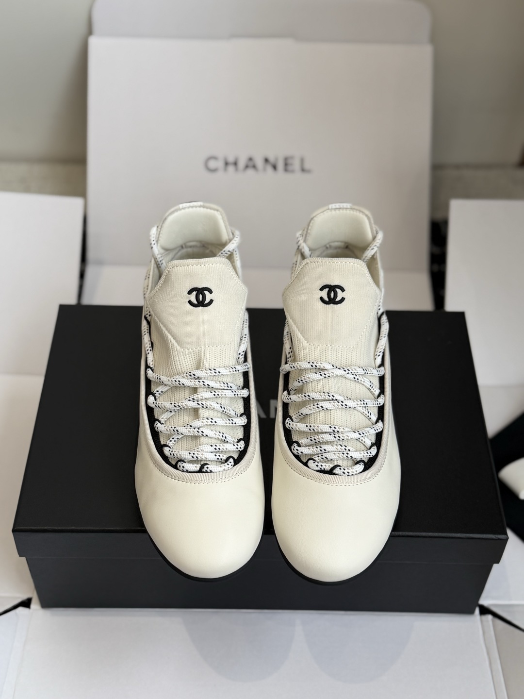 东莞代购级 CHANEL 26C 最新款 休闲运动鞋 注重舒适度的宝子一定要留这款!莞产版本,原版开发,版型专柜一比一, 东莞代购级 CHANEL 26C 最新款 休闲运动鞋 注重舒适度的宝子一定要留这款!莞产版本,原版开发,版型专柜一比一,