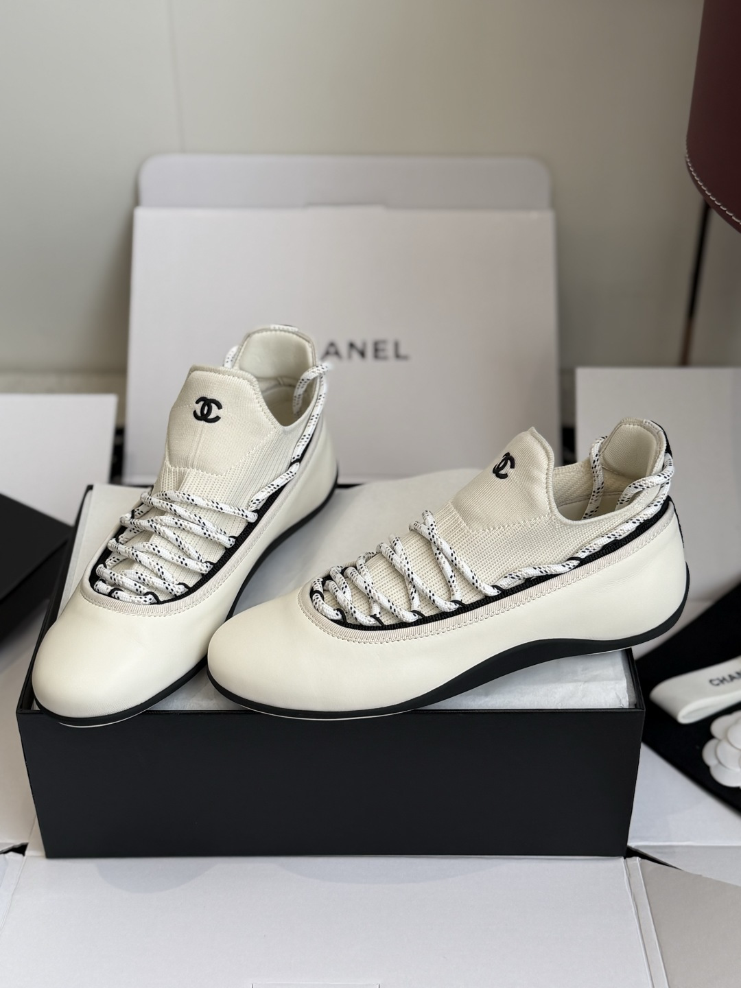 东莞代购级 CHANEL 26C 最新款 休闲运动鞋 注重舒适度的宝子一定要留这款!莞产版本,原版开发,版型专柜一比一, 东莞代购级 CHANEL 26C 最新款 休闲运动鞋 注重舒适度的宝子一定要留这款!莞产版本,原版开发,版型专柜一比一,