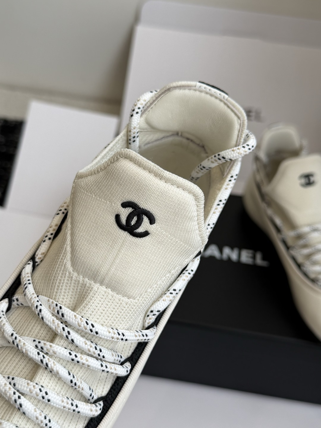 东莞代购级 CHANEL 26C 最新款 休闲运动鞋 注重舒适度的宝子一定要留这款!莞产版本,原版开发,版型专柜一比一, 东莞代购级 CHANEL 26C 最新款 休闲运动鞋 注重舒适度的宝子一定要留这款!莞产版本,原版开发,版型专柜一比一,