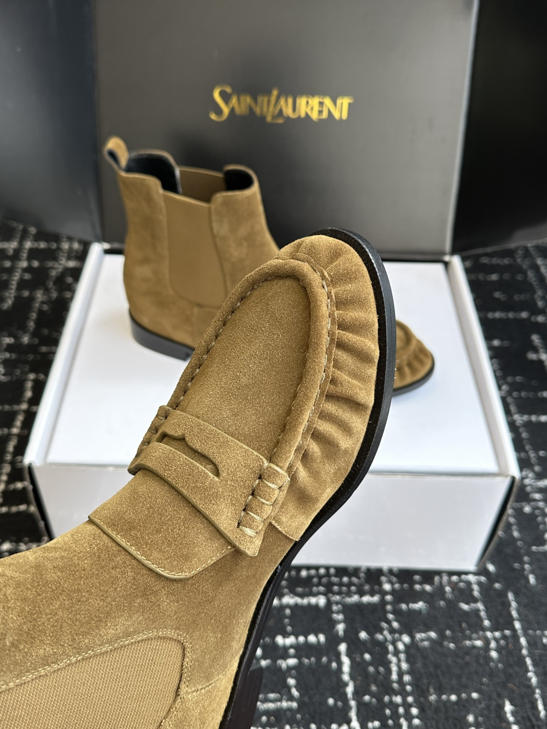 代购级（⚠️官网同步✈️盒包装） YSL Yves Saint Laurent  (杨树林）大爆款情侣 樂福鞋小牛皮制造