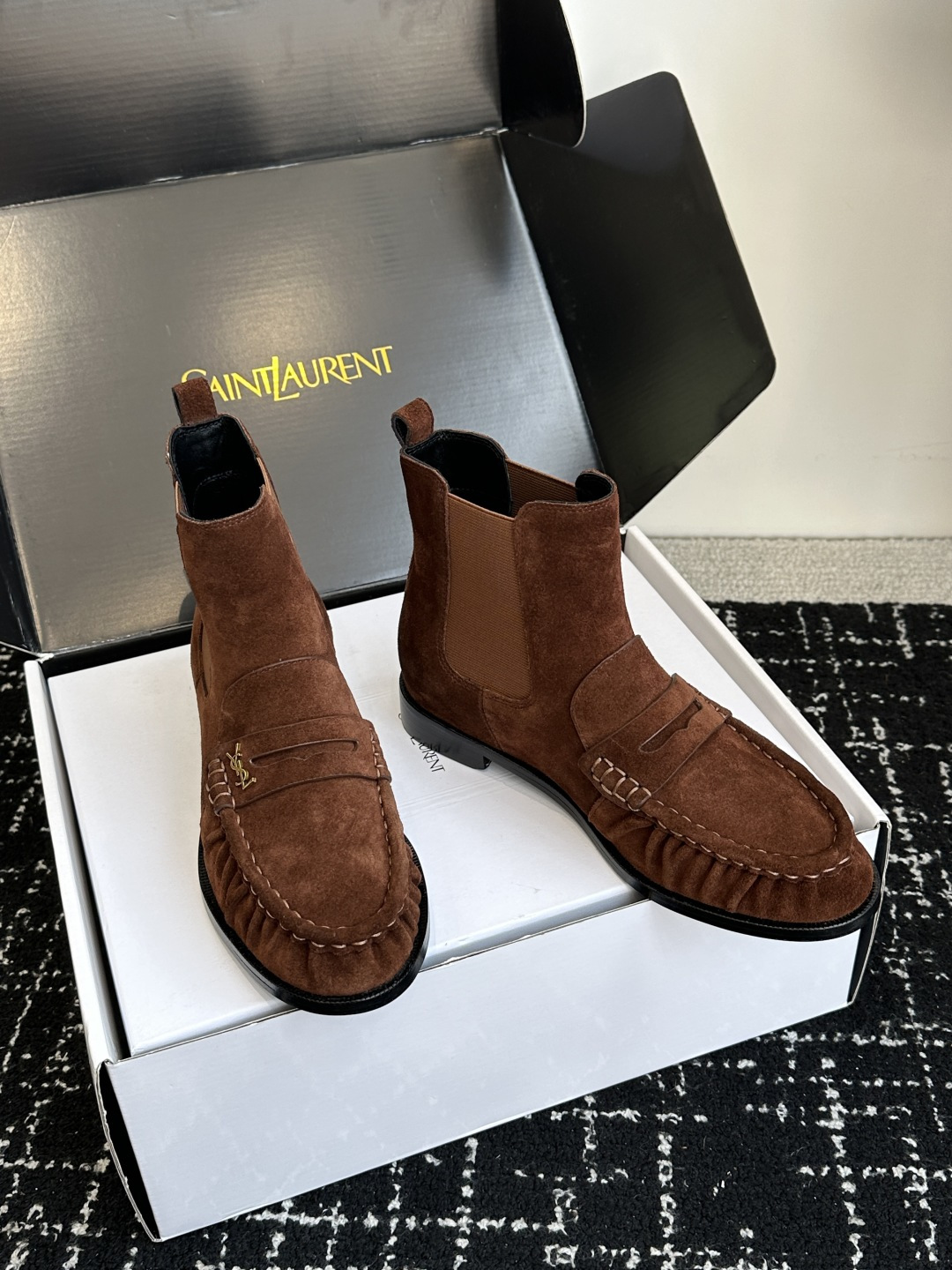 代购级(⚠️官网同步✈️盒包装) YSL Yves Saint Laurent (杨树林)大爆款情侣 樂福鞋小牛皮制造 代购级(⚠️官网同步✈️盒包装) YSL Yves Saint Laurent (杨树林)大爆款情侣 樂福鞋小牛皮制造