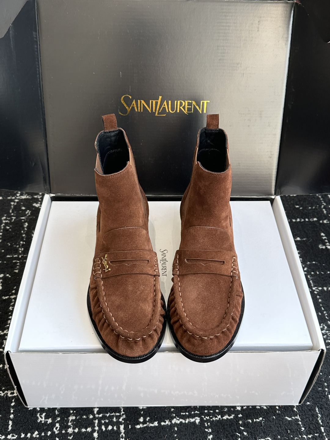 代购级(⚠️官网同步✈️盒包装) YSL Yves Saint Laurent (杨树林)大爆款情侣 樂福鞋小牛皮制造 代购级(⚠️官网同步✈️盒包装) YSL Yves Saint Laurent (杨树林)大爆款情侣 樂福鞋小牛皮制造