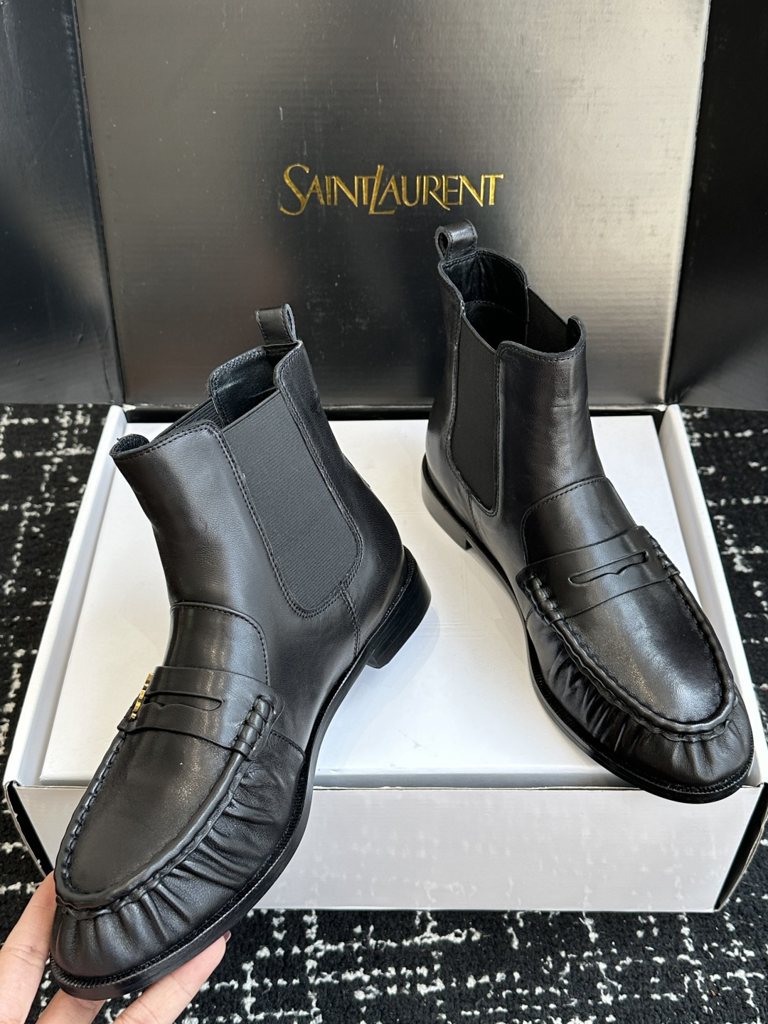 代购级（⚠️官网同步✈️盒包装） YSL Yves Saint Laurent  (杨树林）大爆款情侣 樂福鞋小牛皮制造
