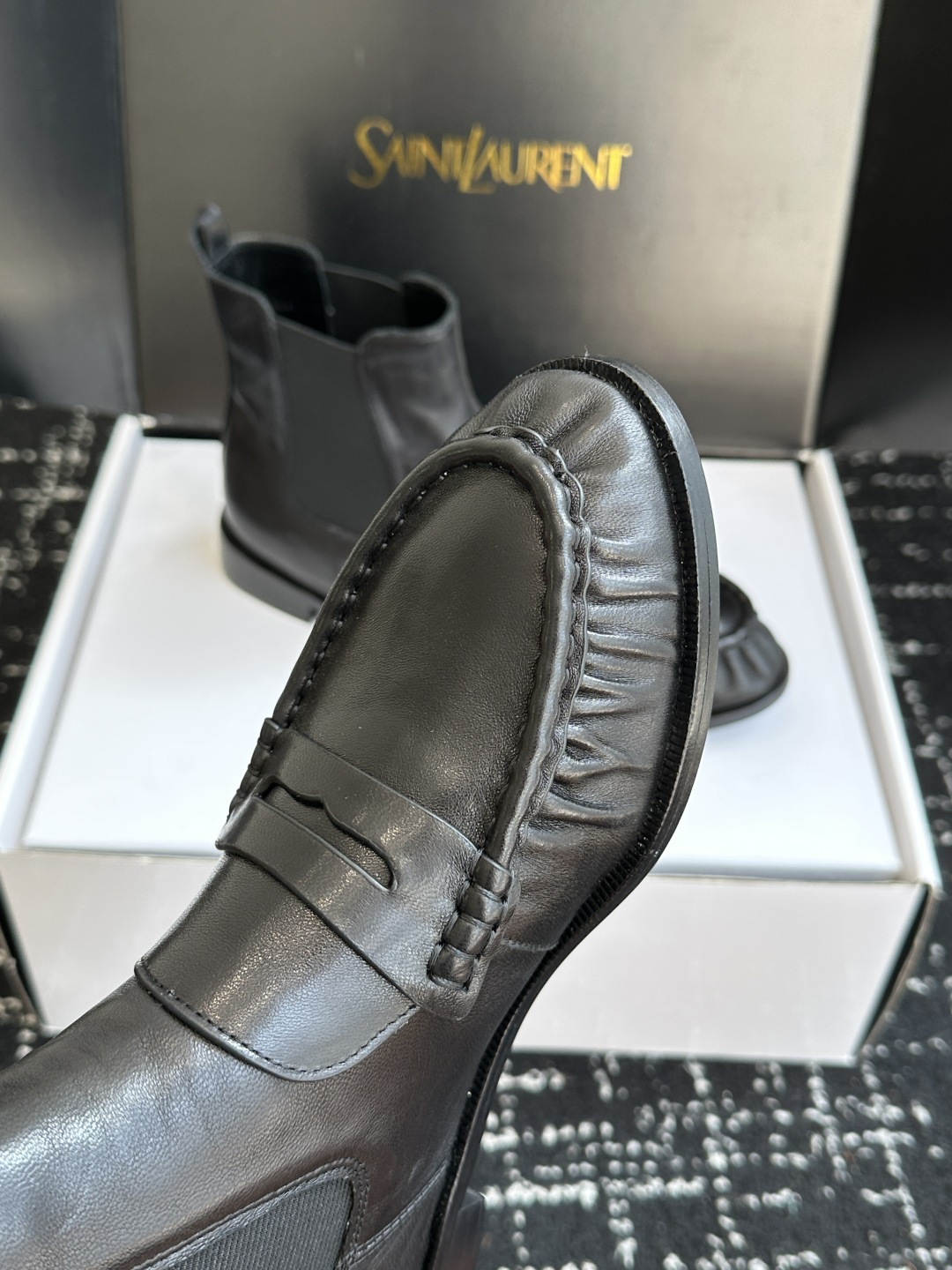 代购级（⚠️官网同步✈️盒包装） YSL Yves Saint Laurent  (杨树林）大爆款情侣 樂福鞋小牛皮制造