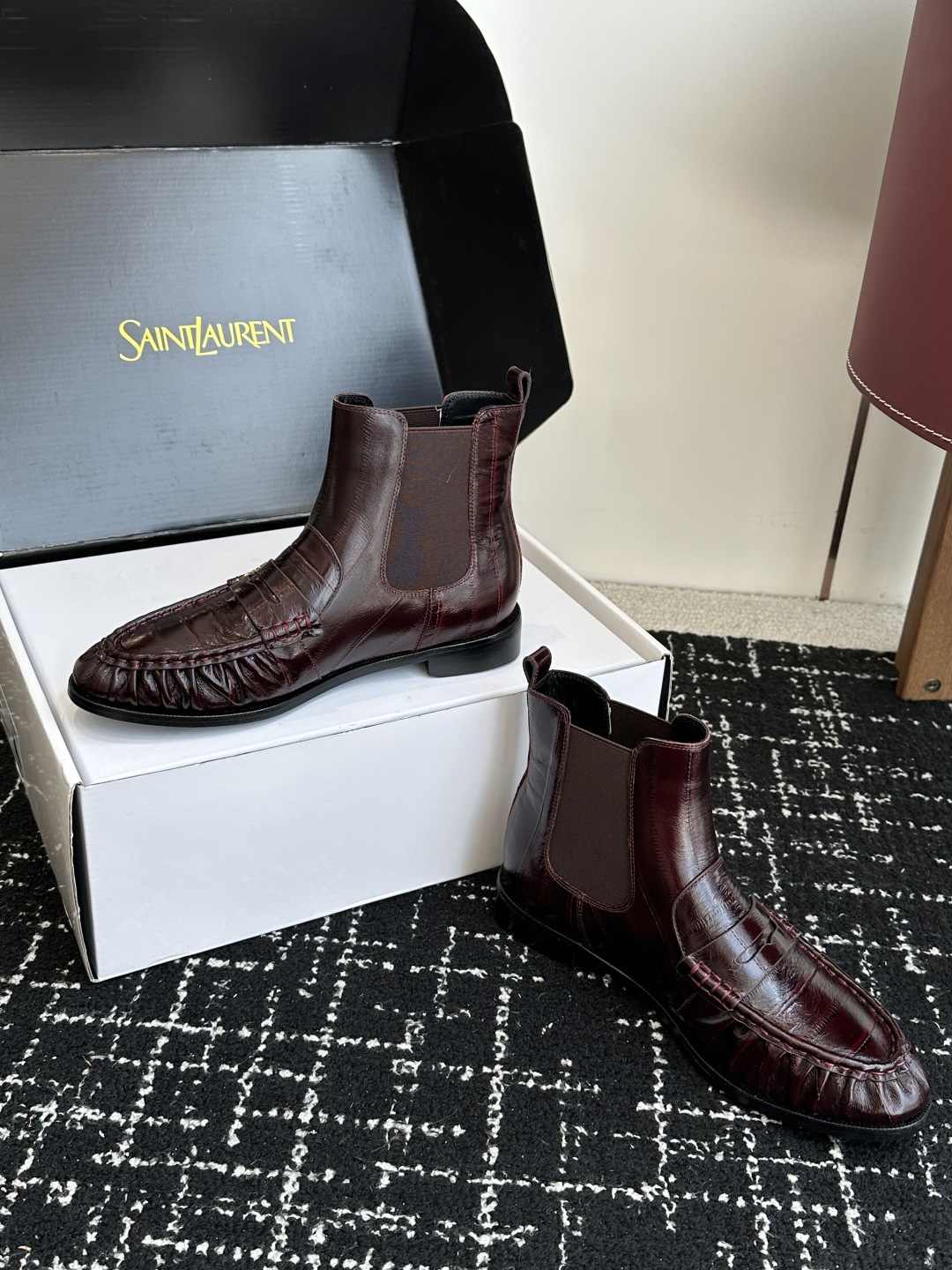 代购级(⚠️官网同步✈️盒包装) YSL Yves Saint Laurent (杨树林)大爆款情侣 樂福鞋小牛皮制造 代购级(⚠️官网同步✈️盒包装) YSL Yves Saint Laurent (杨树林)大爆款情侣 樂福鞋小牛皮制造