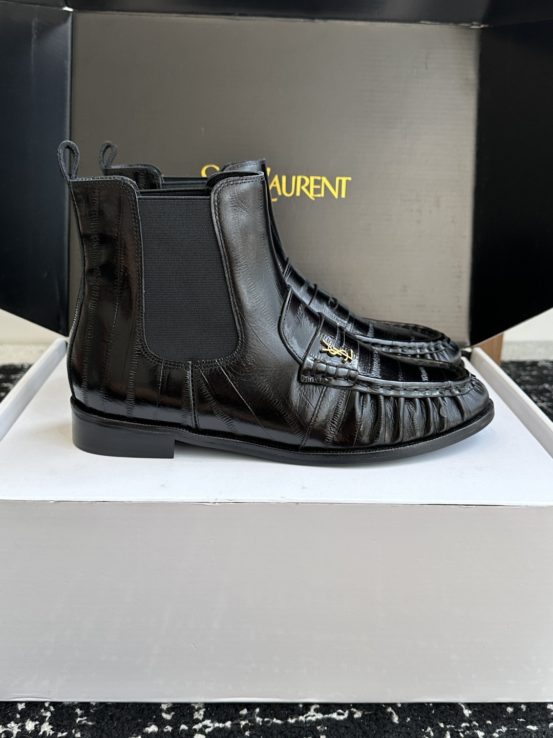 代购级(⚠️官网同步✈️盒包装) YSL Yves Saint Laurent (杨树林)大爆款情侣 樂福鞋小牛皮制造 代购级(⚠️官网同步✈️盒包装) YSL Yves Saint Laurent (杨树林)大爆款情侣 樂福鞋小牛皮制造