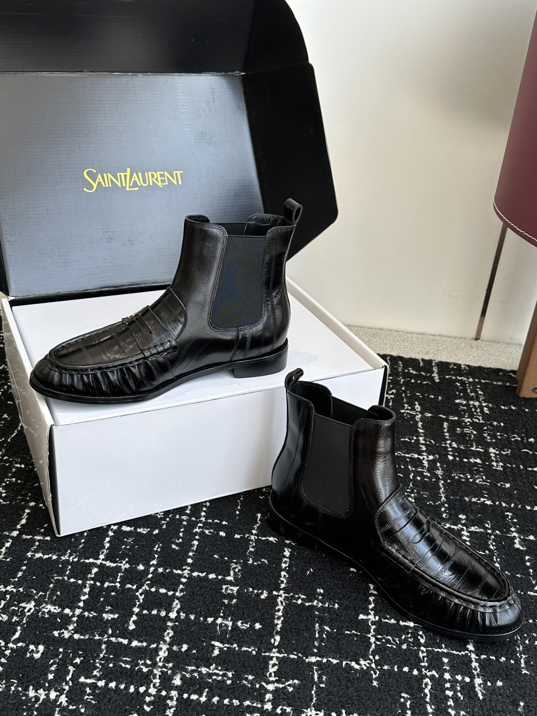 代购级(⚠️官网同步✈️盒包装) YSL Yves Saint Laurent (杨树林)大爆款情侣 樂福鞋小牛皮制造 代购级(⚠️官网同步✈️盒包装) YSL Yves Saint Laurent (杨树林)大爆款情侣 樂福鞋小牛皮制造