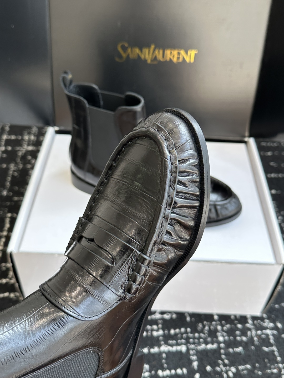 代购级(⚠️官网同步✈️盒包装) YSL Yves Saint Laurent (杨树林)大爆款情侣 樂福鞋小牛皮制造 代购级(⚠️官网同步✈️盒包装) YSL Yves Saint Laurent (杨树林)大爆款情侣 樂福鞋小牛皮制造