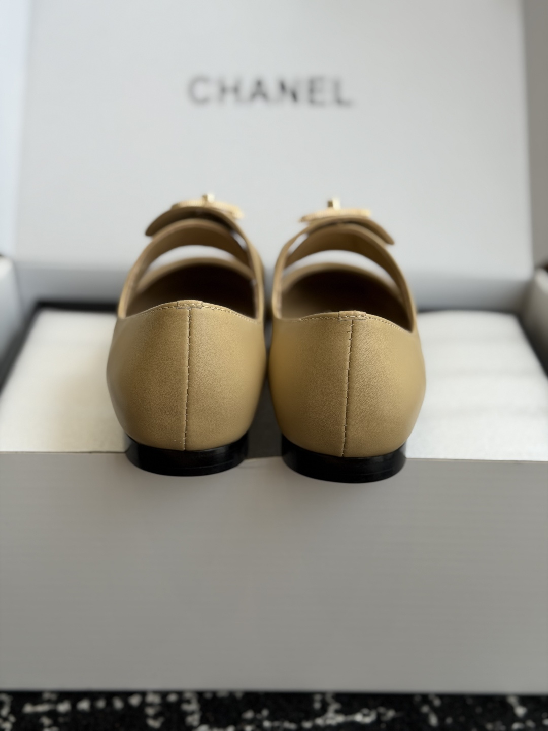 代购级 CHANEL 香奈儿 26ss 圆头 金属扣玛丽珍 单鞋 第一眼看上就被种草了根据天气变化自由穿搭!套上袜套春 代购级 CHANEL 香奈儿 26ss 圆头 金属扣玛丽珍 单鞋 第一眼看上就被种草了根据天气变化自由穿搭!套上袜套春