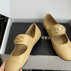 代购级 CHANEL 香奈儿 26ss 圆头 金属扣玛丽珍 单鞋 第一眼看上就被种草了根据天气变化自由穿搭!套上袜套春 代购级 CHANEL 香奈儿 26ss 圆头 金属扣玛丽珍 单鞋 第一眼看上就被种草了根据天气变化自由穿搭!套上袜套春