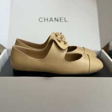 代购级 CHANEL 香奈儿 26ss 圆头 金属扣玛丽珍 单鞋 第一眼看上就被种草了根据天气变化自由穿搭!套上袜套春 代购级 CHANEL 香奈儿 26ss 圆头 金属扣玛丽珍 单鞋 第一眼看上就被种草了根据天气变化自由穿搭!套上袜套春