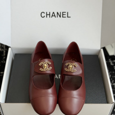 代购级 CHANEL 香奈儿 26ss 圆头 金属扣玛丽珍 单鞋 第一眼看上就被种草了根据天气变化自由穿搭!套上袜套春 代购级 CHANEL 香奈儿 26ss 圆头 金属扣玛丽珍 单鞋 第一眼看上就被种草了根据天气变化自由穿搭!套上袜套春