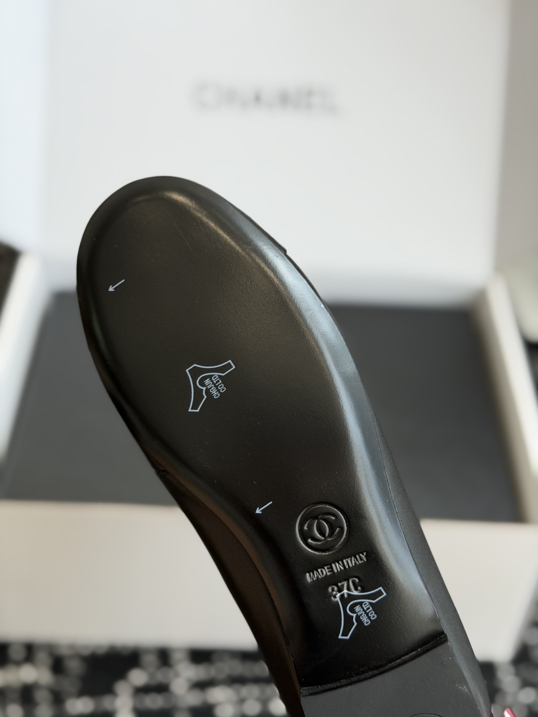 代购级 CHANEL 香奈儿 26ss 圆头 金属扣玛丽珍 单鞋 第一眼看上就被种草了根据天气变化自由穿搭!套上袜套春 代购级 CHANEL 香奈儿 26ss 圆头 金属扣玛丽珍 单鞋 第一眼看上就被种草了根据天气变化自由穿搭!套上袜套春