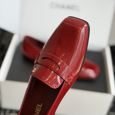 代购级 Chanel26SS早春新款方头平底单鞋 经典方头鞋型自带复古高级感,拼色设计瞬间点亮整体造型,把香奈儿的品牌辨 代购级 Chanel26SS早春新款方头平底单鞋 经典方头鞋型自带复古高级感,拼色设计瞬间点亮整体造型,把香奈儿的品牌辨