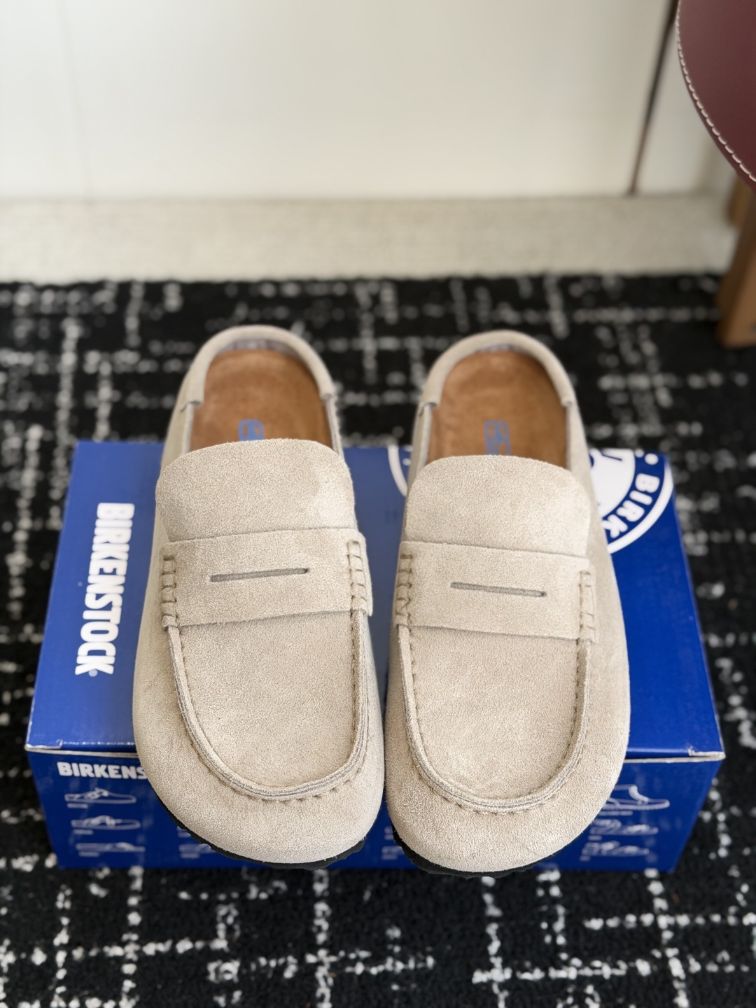 代购级 BIRKENSTOCK 24ss秋冬博肯 真软木潮流时尚 钻扣 休闲 包头拖 人体工程学设计符合脚形的脚床,软 代购级 BIRKENSTOCK 24ss秋冬博肯 真软木潮流时尚 钻扣 休闲 包头拖 人体工程学设计符合脚形的脚床,软