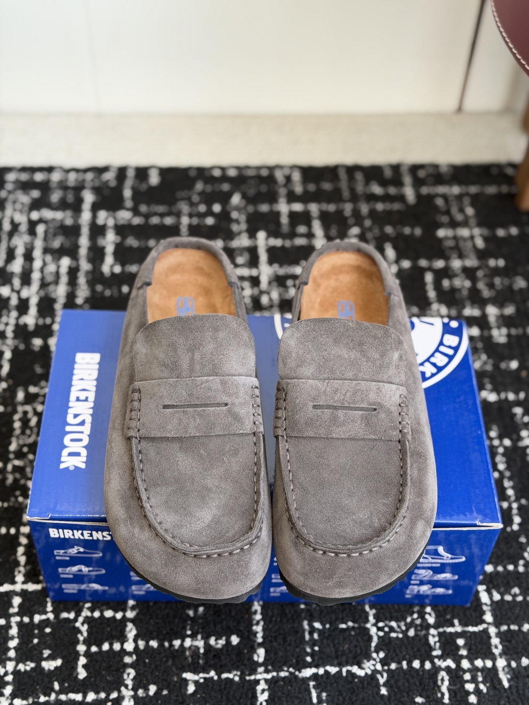 代购级 BIRKENSTOCK 24ss秋冬博肯 真软木潮流时尚 钻扣 休闲 包头拖 人体工程学设计符合脚形的脚床,软 代购级 BIRKENSTOCK 24ss秋冬博肯 真软木潮流时尚 钻扣 休闲 包头拖 人体工程学设计符合脚形的脚床,软