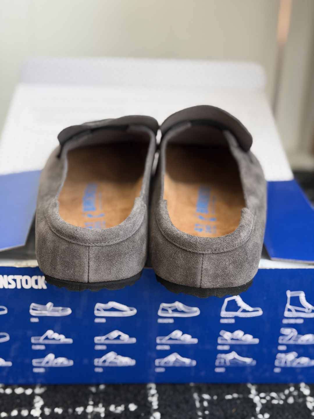 代购级 BIRKENSTOCK 24ss秋冬博肯 真软木潮流时尚 钻扣 休闲 包头拖 人体工程学设计符合脚形的脚床,软 代购级 BIRKENSTOCK 24ss秋冬博肯 真软木潮流时尚 钻扣 休闲 包头拖 人体工程学设计符合脚形的脚床,软