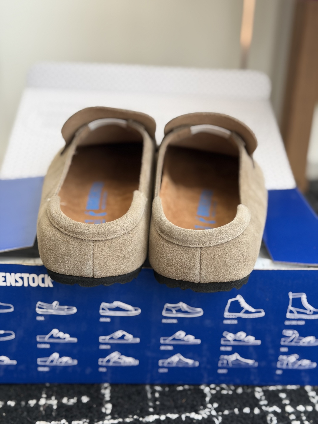 代购级 BIRKENSTOCK 24ss秋冬博肯 真软木潮流时尚 钻扣 休闲 包头拖 人体工程学设计符合脚形的脚床,软 代购级 BIRKENSTOCK 24ss秋冬博肯 真软木潮流时尚 钻扣 休闲 包头拖 人体工程学设计符合脚形的脚床,软
