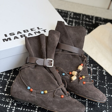 代购级 isabel marant 26秋冬 “酷奢游牧风,图腾刺绣与串珠流苏等丰富了款式的呈现,或粗犷、或细腻,或坚硬 代购级 isabel marant 26秋冬 “酷奢游牧风,图腾刺绣与串珠流苏等丰富了款式的呈现,或粗犷、或细腻,或坚硬