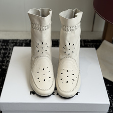 代购级 IsabelMarant 伊莎贝尔 26ss新款短靴长靴 靴筒斜口设计显腿细,松紧设计,适合各种纬度! 无任何 代购级 IsabelMarant 伊莎贝尔 26ss新款短靴长靴 靴筒斜口设计显腿细,松紧设计,适合各种纬度! 无任何