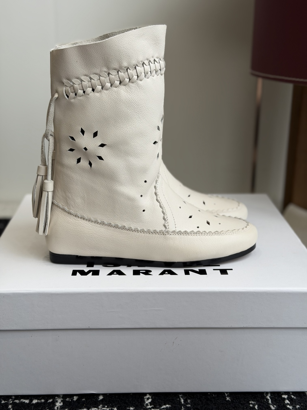 代购级 IsabelMarant 伊莎贝尔 26ss新款短靴长靴 靴筒斜口设计显腿细,松紧设计,适合各种纬度! 无任何 代购级 IsabelMarant 伊莎贝尔 26ss新款短靴长靴 靴筒斜口设计显腿细,松紧设计,适合各种纬度! 无任何