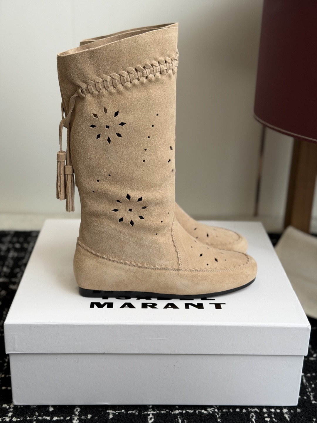代购级 IsabelMarant 伊莎贝尔 26ss新款短靴长靴 靴筒斜口设计显腿细,松紧设计,适合各种纬度! 无任何 代购级 IsabelMarant 伊莎贝尔 26ss新款短靴长靴 靴筒斜口设计显腿细,松紧设计,适合各种纬度! 无任何