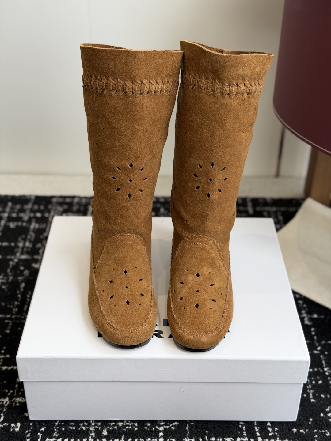 代购级 IsabelMarant 伊莎贝尔 26ss新款短靴长靴 靴筒斜口设计显腿细,松紧设计,适合各种纬度! 无任何 代购级 IsabelMarant 伊莎贝尔 26ss新款短靴长靴 靴筒斜口设计显腿细,松紧设计,适合各种纬度! 无任何