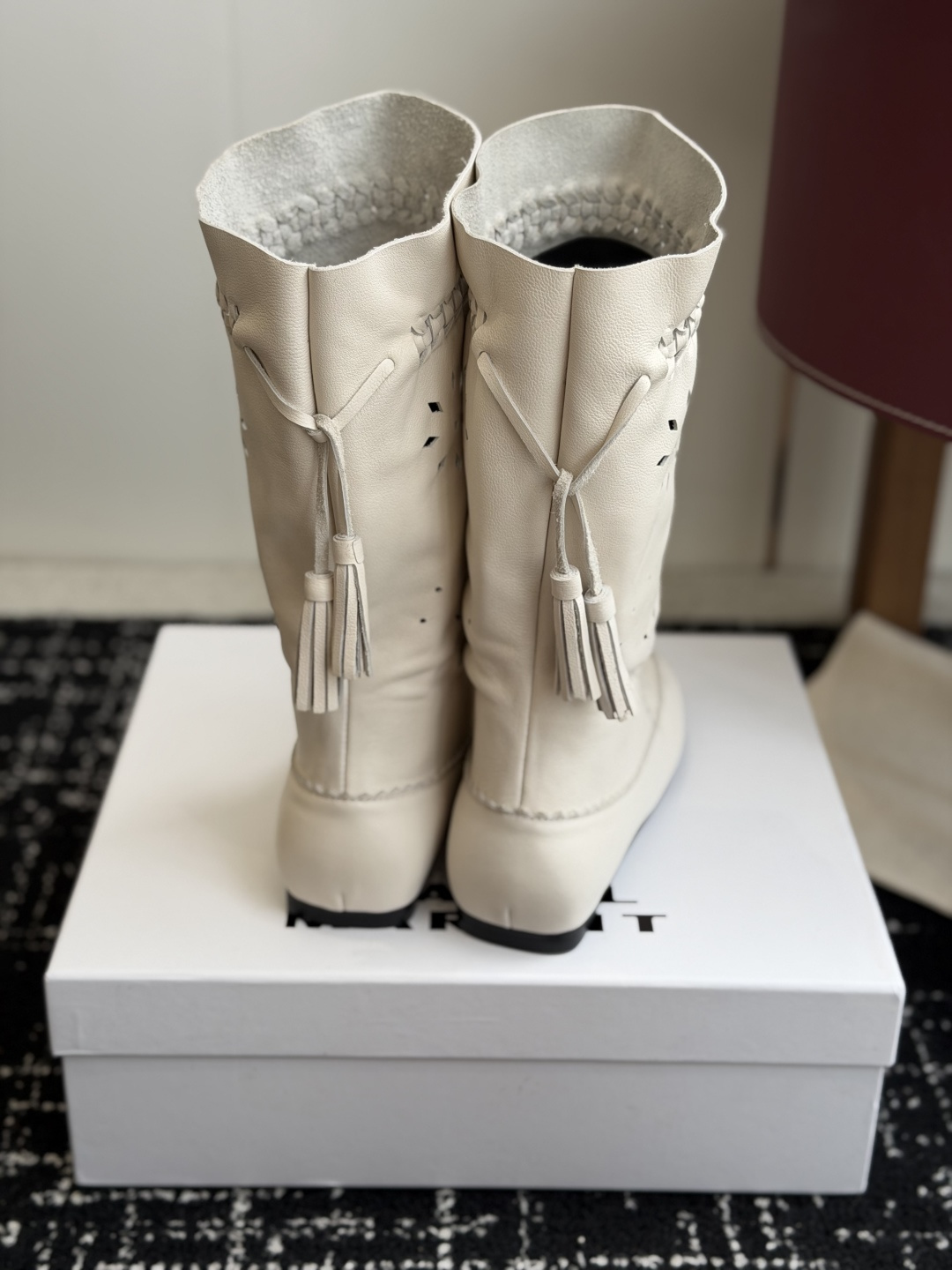 代购级 IsabelMarant 伊莎贝尔 26ss新款短靴长靴 靴筒斜口设计显腿细,松紧设计,适合各种纬度! 无任何 代购级 IsabelMarant 伊莎贝尔 26ss新款短靴长靴 靴筒斜口设计显腿细,松紧设计,适合各种纬度! 无任何