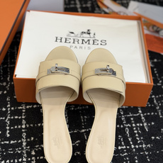 东莞代购级 Hermes爱马仕 26ss 凉拖鞋 经典的版型 ,搭配极具辨识度的扣子,上脚超级百搭好看时髦,各明星网红种 东莞代购级 Hermes爱马仕 26ss 凉拖鞋 经典的版型 ,搭配极具辨识度的扣子,上脚超级百搭好看时髦,各明星网红种