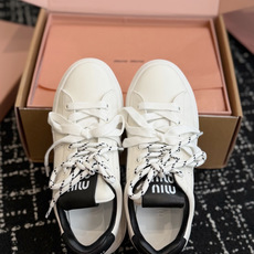 代购级 Miu Miu 26ss 缪缪厚底饼干底 26ss 新款英伦风系带 小白鞋 休闲鞋 MiuMiu秀场适当独一无二 代购级 Miu Miu 26ss 缪缪厚底饼干底 26ss 新款英伦风系带 小白鞋 休闲鞋 MiuMiu秀场适当独一无二