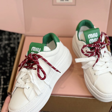 代购级 Miu Miu 26ss 缪缪厚底饼干底 26ss 新款英伦风系带 小白鞋 休闲鞋 MiuMiu秀场适当独一无二 代购级 Miu Miu 26ss 缪缪厚底饼干底 26ss 新款英伦风系带 小白鞋 休闲鞋 MiuMiu秀场适当独一无二