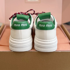 代购级 Miu Miu 26ss 缪缪厚底饼干底 26ss 新款英伦风系带 小白鞋 休闲鞋 MiuMiu秀场适当独一无二 代购级 Miu Miu 26ss 缪缪厚底饼干底 26ss 新款英伦风系带 小白鞋 休闲鞋 MiuMiu秀场适当独一无二