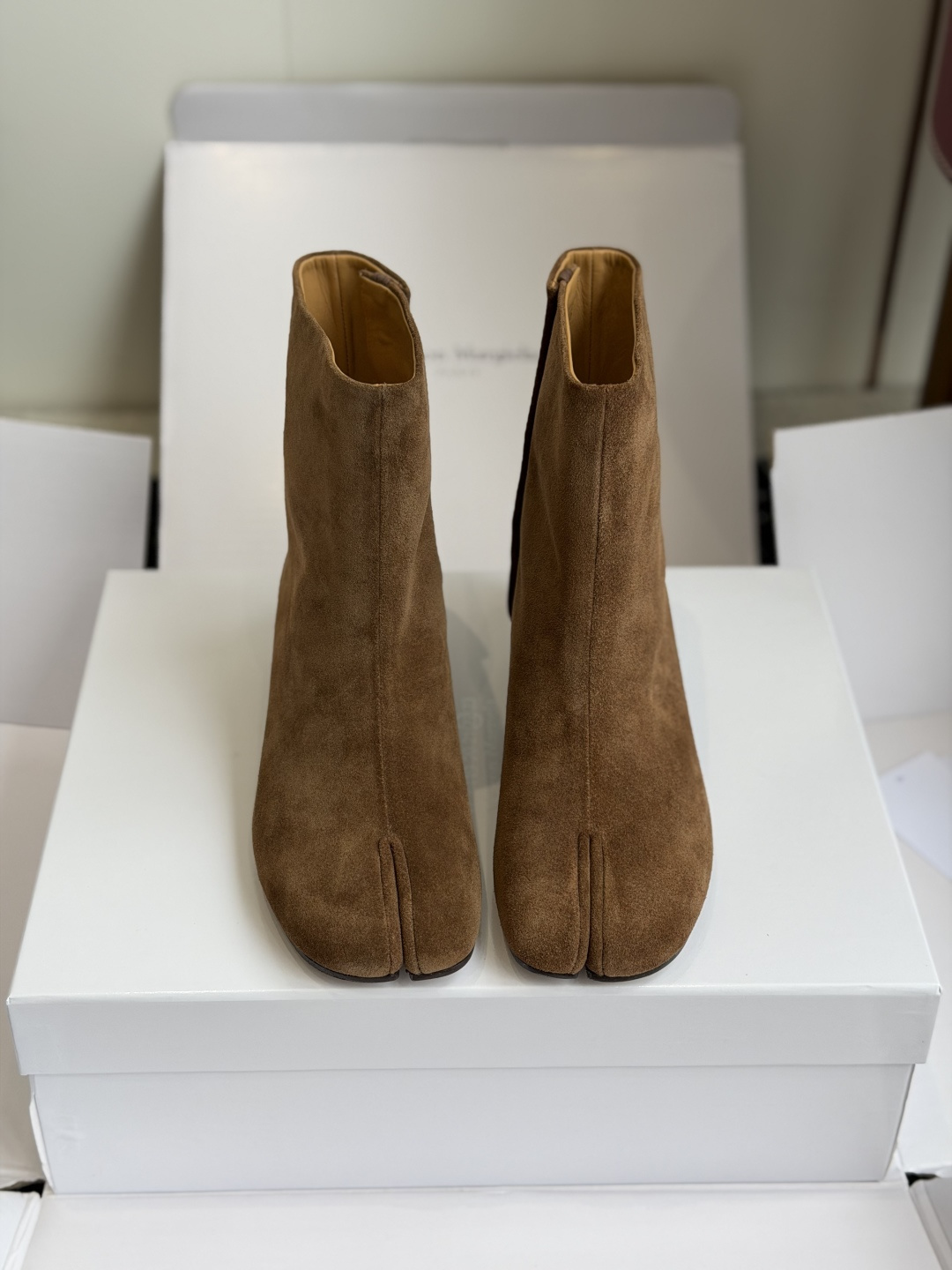 东莞代购级(⚠️官网同步✈️盒包装) MaisonMargiela MM6 马吉拉分趾系列粗跟跟分趾靴 代购同渠道硬货( 东莞代购级(⚠️官网同步✈️盒包装) MaisonMargiela MM6 马吉拉分趾系列粗跟跟分趾靴 代购同渠道硬货(
