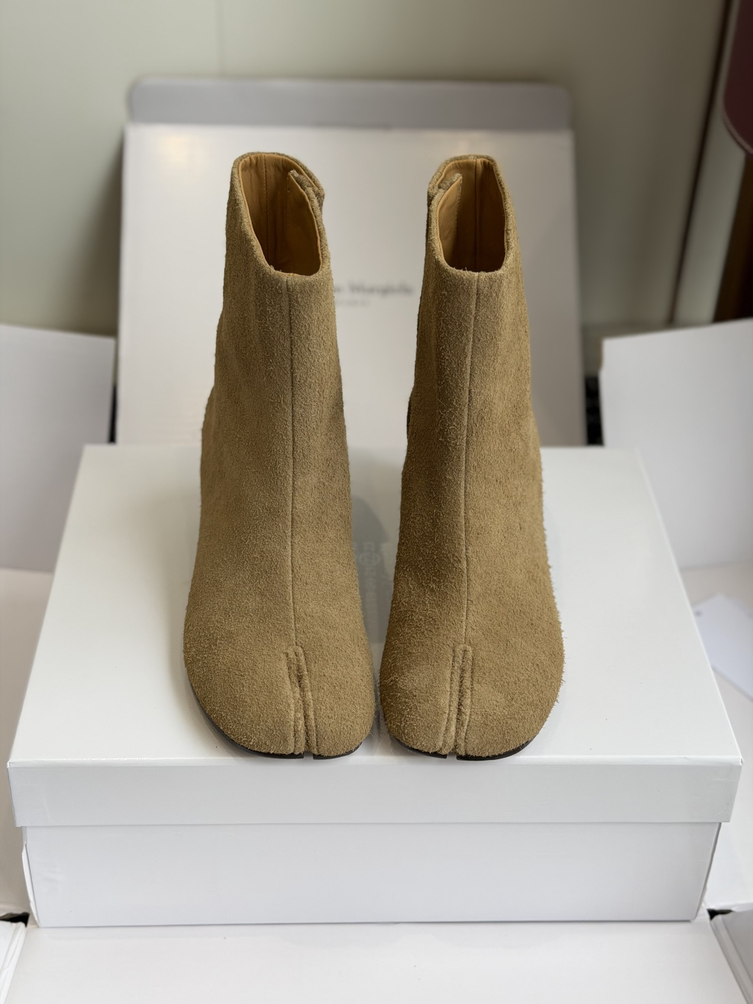 东莞代购级(⚠️官网同步✈️盒包装) MaisonMargiela MM6 马吉拉分趾系列粗跟跟分趾靴 代购同渠道硬货( 东莞代购级(⚠️官网同步✈️盒包装) MaisonMargiela MM6 马吉拉分趾系列粗跟跟分趾靴 代购同渠道硬货(
