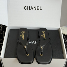 代购级 Chanel26ss夏季新款方头夹趾人字拖 自带慵懒轻奢休闲氛围感的方头蝴蝶结夹脚人字拖,利落方头鞋型搭配精致蝴 代购级 Chanel26ss夏季新款方头夹趾人字拖 自带慵懒轻奢休闲氛围感的方头蝴蝶结夹脚人字拖,利落方头鞋型搭配精致蝴