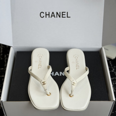 代购级 Chanel26ss夏季新款方头夹趾人字拖 自带慵懒轻奢休闲氛围感的方头蝴蝶结夹脚人字拖,利落方头鞋型搭配精致蝴 代购级 Chanel26ss夏季新款方头夹趾人字拖 自带慵懒轻奢休闲氛围感的方头蝴蝶结夹脚人字拖,利落方头鞋型搭配精致蝴