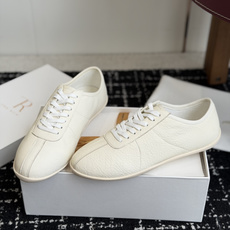 东莞代购级 The Row26ss夏季新款德训休闲鞋 自带高级清冷极简气质,流畅修长鞋型搭配整块皮质剪裁,分割缝线设计利 东莞代购级 The Row26ss夏季新款德训休闲鞋 自带高级清冷极简气质,流畅修长鞋型搭配整块皮质剪裁,分割缝线设计利