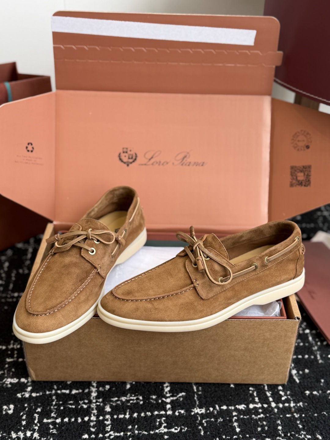 东莞代购级 Loro Piana 诺悠翩雅吊坠款乐福鞋 loro piana 神仙颜值,色系完美!!封神了!!! 毫不 东莞代购级 Loro Piana 诺悠翩雅吊坠款乐福鞋 loro piana 神仙颜值,色系完美!!封神了!!! 毫不