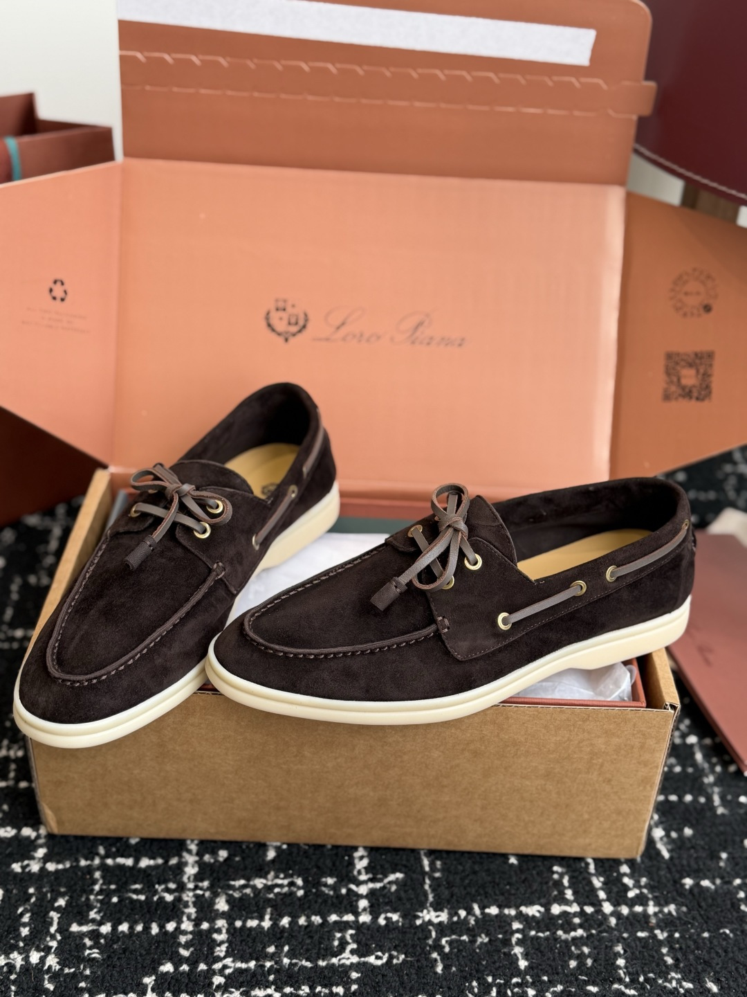 东莞代购级 Loro Piana 诺悠翩雅吊坠款乐福鞋 loro piana 神仙颜值,色系完美!!封神了!!! 毫不 东莞代购级 Loro Piana 诺悠翩雅吊坠款乐福鞋 loro piana 神仙颜值,色系完美!!封神了!!! 毫不