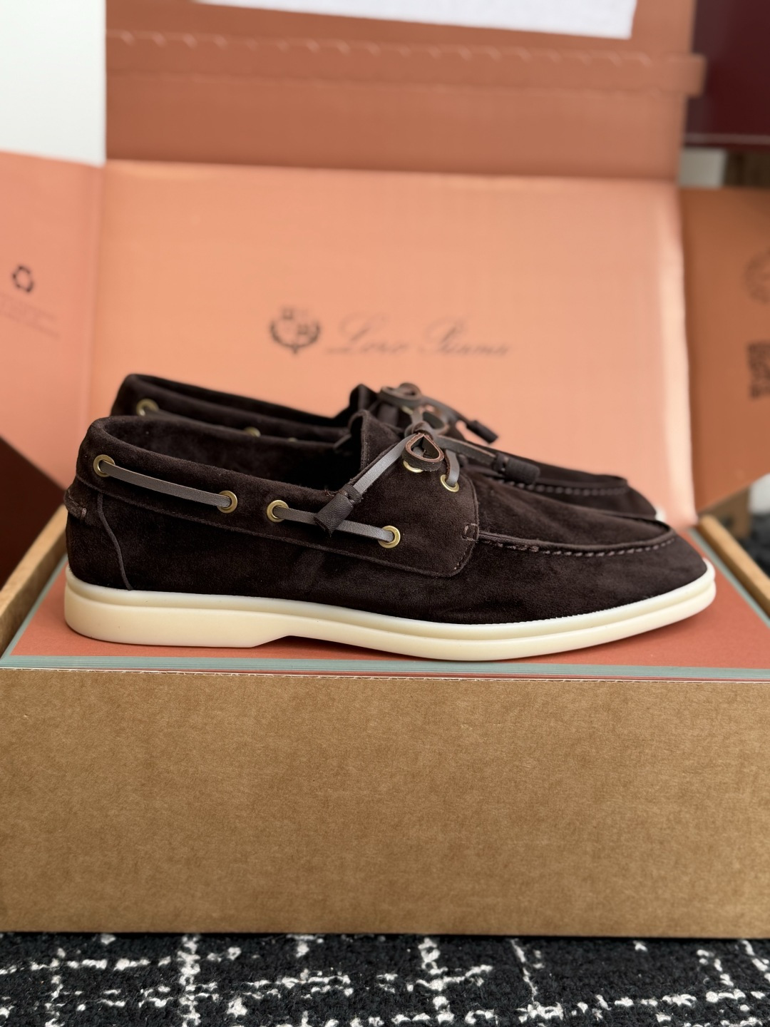 东莞代购级 Loro Piana 诺悠翩雅吊坠款乐福鞋 loro piana 神仙颜值,色系完美!!封神了!!! 毫不 东莞代购级 Loro Piana 诺悠翩雅吊坠款乐福鞋 loro piana 神仙颜值,色系完美!!封神了!!! 毫不