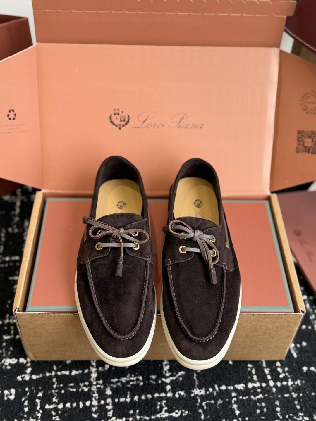 东莞代购级 Loro Piana 诺悠翩雅吊坠款乐福鞋 loro piana 神仙颜值,色系完美!!封神了!!! 毫不 东莞代购级 Loro Piana 诺悠翩雅吊坠款乐福鞋 loro piana 神仙颜值,色系完美!!封神了!!! 毫不