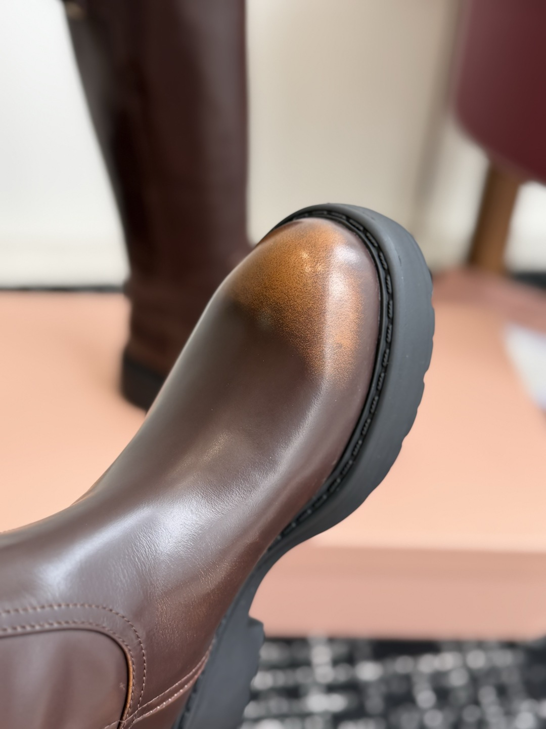 代购级 miu miu fw26ss缪缪 秋冬新款厚底高筒裸靴 骑士靴 简约鞋面点缀 高级感满满 上脚超级有型~酷酷的非 代购级 miu miu fw26ss缪缪 秋冬新款厚底高筒裸靴 骑士靴 简约鞋面点缀 高级感满满 上脚超级有型~酷酷的非
