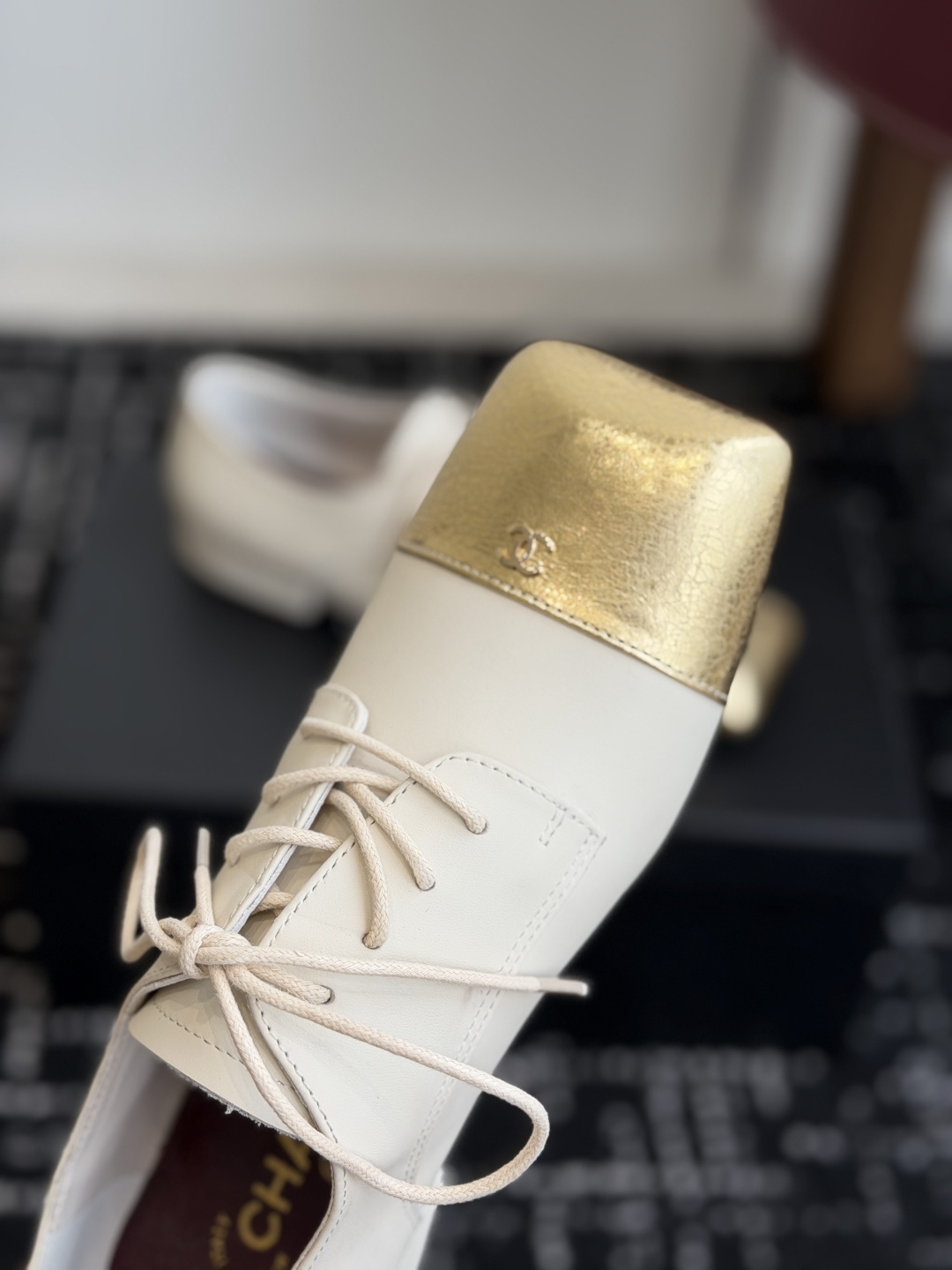代购级 Chanel26SS夏季新款方头平底系带乐福鞋 单鞋 经典方头鞋型自带复古高级感,拼色设计瞬间点亮整体造型,把香 代购级 Chanel26SS夏季新款方头平底系带乐福鞋 单鞋 经典方头鞋型自带复古高级感,拼色设计瞬间点亮整体造型,把香