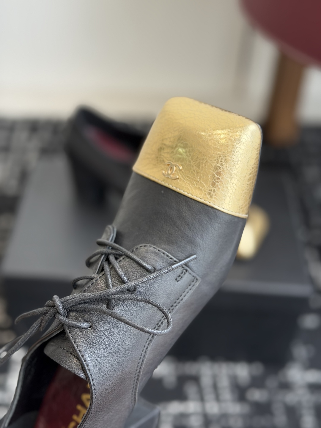 代购级 Chanel26SS夏季新款方头平底系带乐福高跟鞋 经典方头鞋型自带复古高级感,拼色设计瞬间点亮整体造型,把香 代购级 Chanel26SS夏季新款方头平底系带乐福高跟鞋 经典方头鞋型自带复古高级感,拼色设计瞬间点亮整体造型,把香