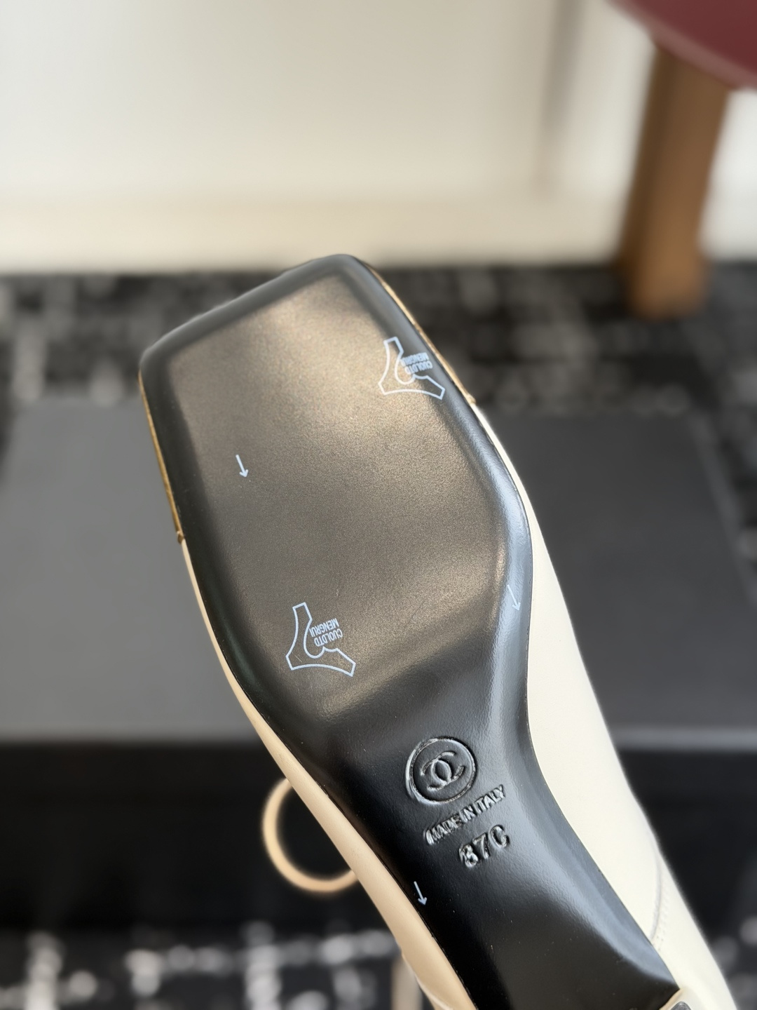 代购级 Chanel26SS夏季新款方头平底系带乐福高跟鞋 经典方头鞋型自带复古高级感,拼色设计瞬间点亮整体造型,把香 代购级 Chanel26SS夏季新款方头平底系带乐福高跟鞋 经典方头鞋型自带复古高级感,拼色设计瞬间点亮整体造型,把香