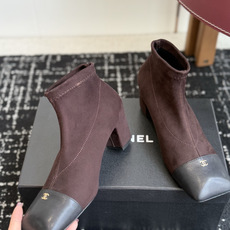 代购级 Chanel26SS夏季新款方头高跟短靴 经典方头鞋型自带复古高级感,拼色设计瞬间点亮整体造型,把香奈儿的品牌辨 代购级 Chanel26SS夏季新款方头高跟短靴 经典方头鞋型自带复古高级感,拼色设计瞬间点亮整体造型,把香奈儿的品牌辨