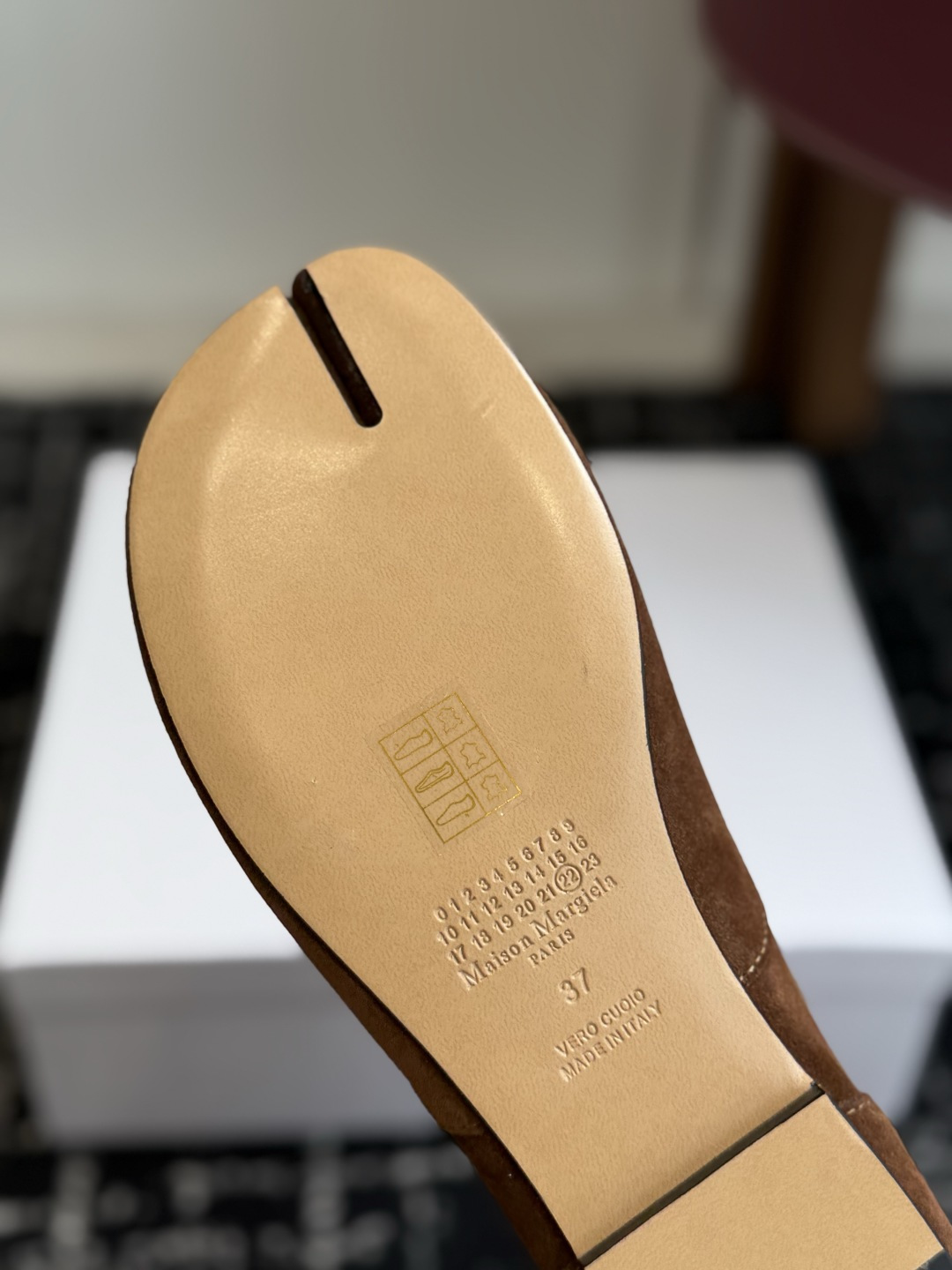 代购级 MaisonMargiela MM6 马吉拉分趾系列低跟分趾靴 告别臃肿,专为当代独立、气质都市女性打造高级鞋履 代购级 MaisonMargiela MM6 马吉拉分趾系列低跟分趾靴 告别臃肿,专为当代独立、气质都市女性打造高级鞋履